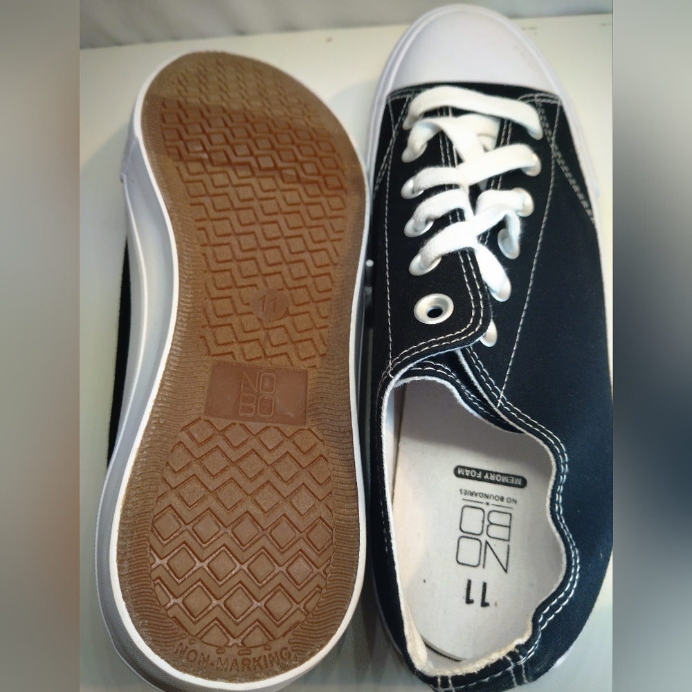 Shoes - Picture 6 of 7